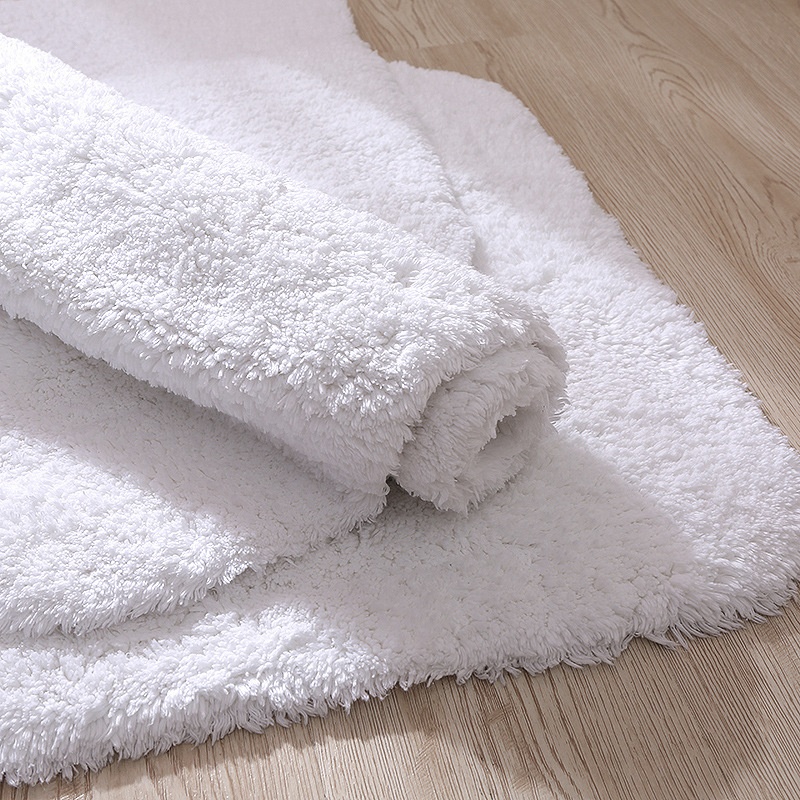 Hotel bath rug